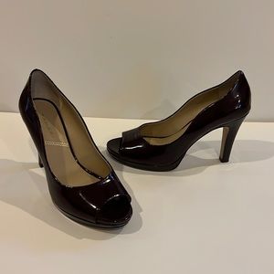 Tahari open toed pumps